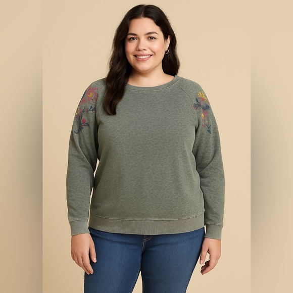 Standard Grace - Mossy Green Leopard Top M - Picture 1 of 11